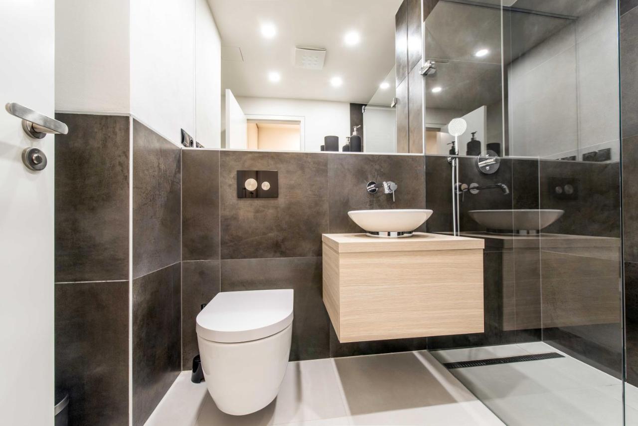 Quiet & New Near Center With Garage Apartamento *